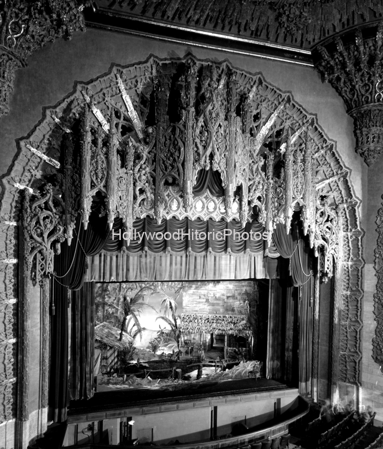 United Artists interior 1927 1 937 So. Broadway.jpg